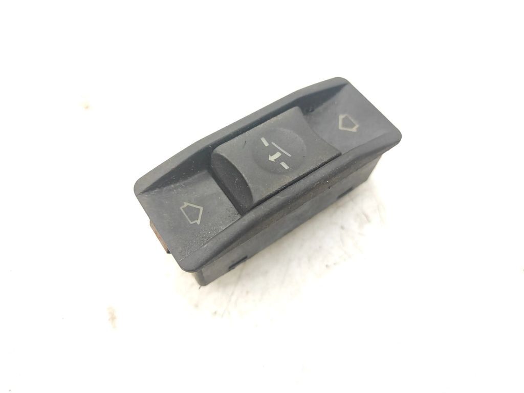 BMW 5 Series E34 525 1992 Sunroof switch button 8359270 