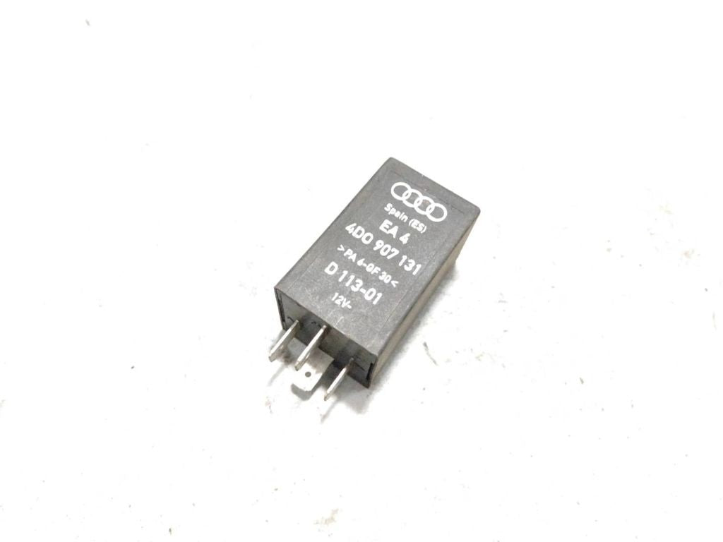 Audi A3 S3 8L 1997 relay 4D0907131 