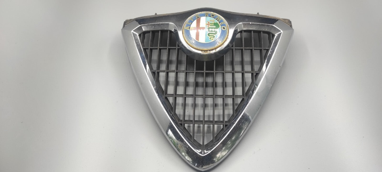 Alfa Romeo 156 SW 2.4JTD 110kW 2002 Front Middle Radiator Grill 156017393
