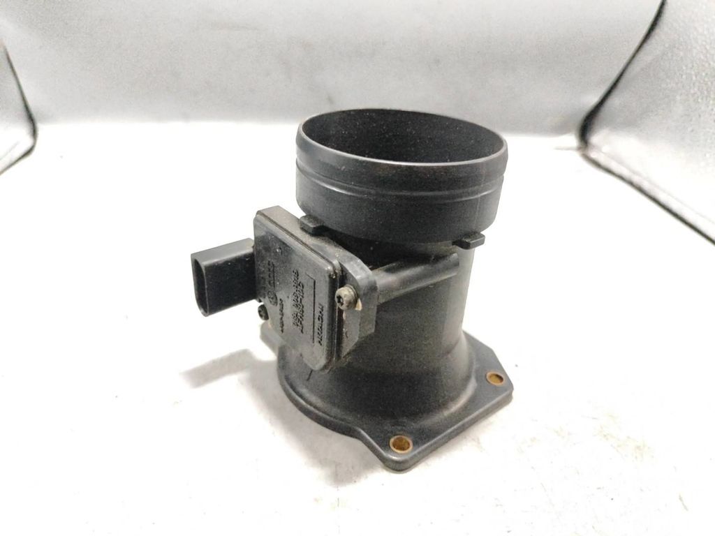 Volkswagen Golf IV 1998 Petrol MAF mass air flow meter sensor 06A906461B 