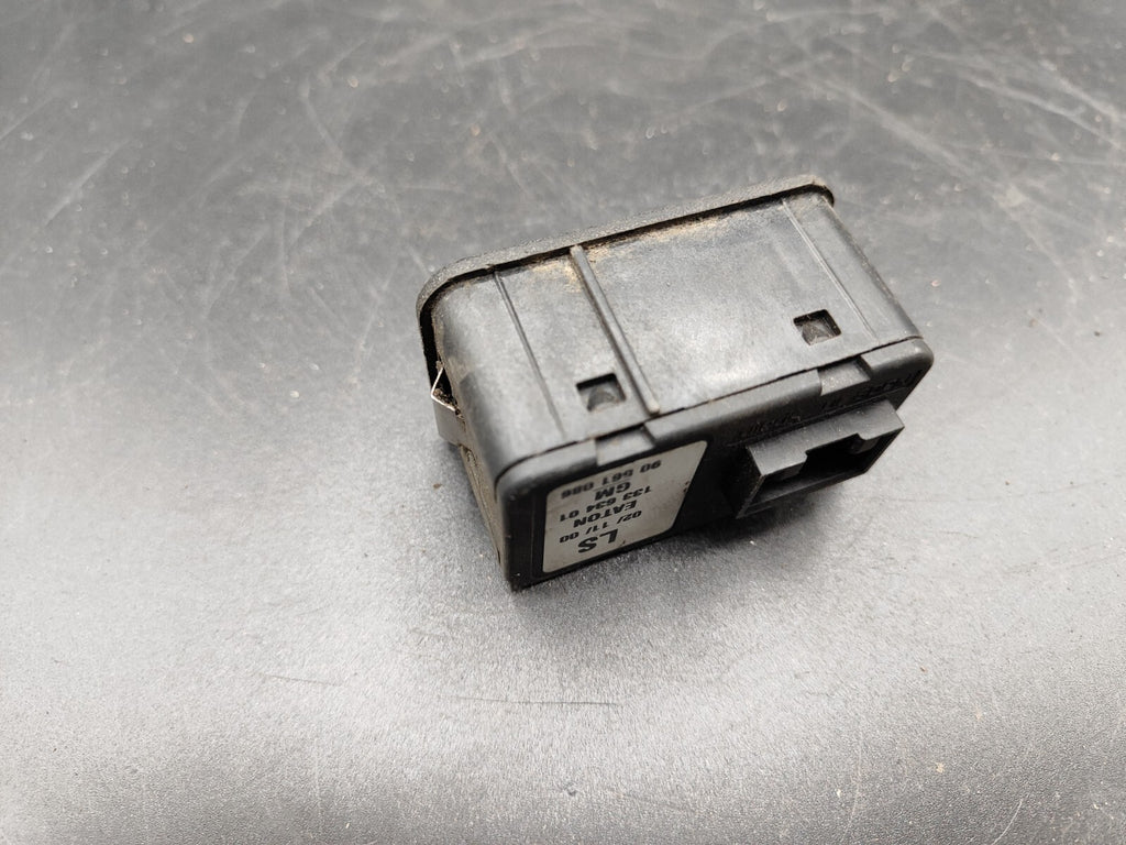 Opel Astra G 2001 Front Left Side Electric Window Switch 90561086