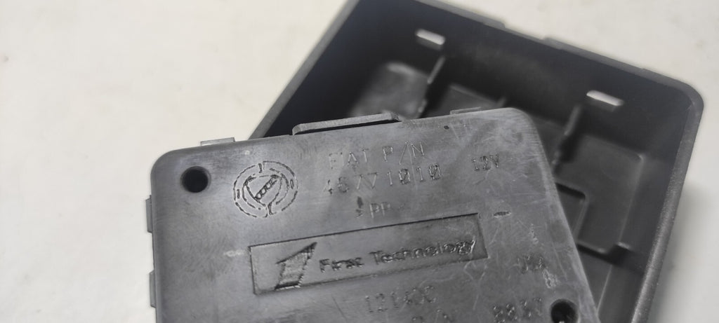 Alfa Romeo 156 1.9JTD 85kW Diesel 2004 Front Windshield Rain Sensor 46771010