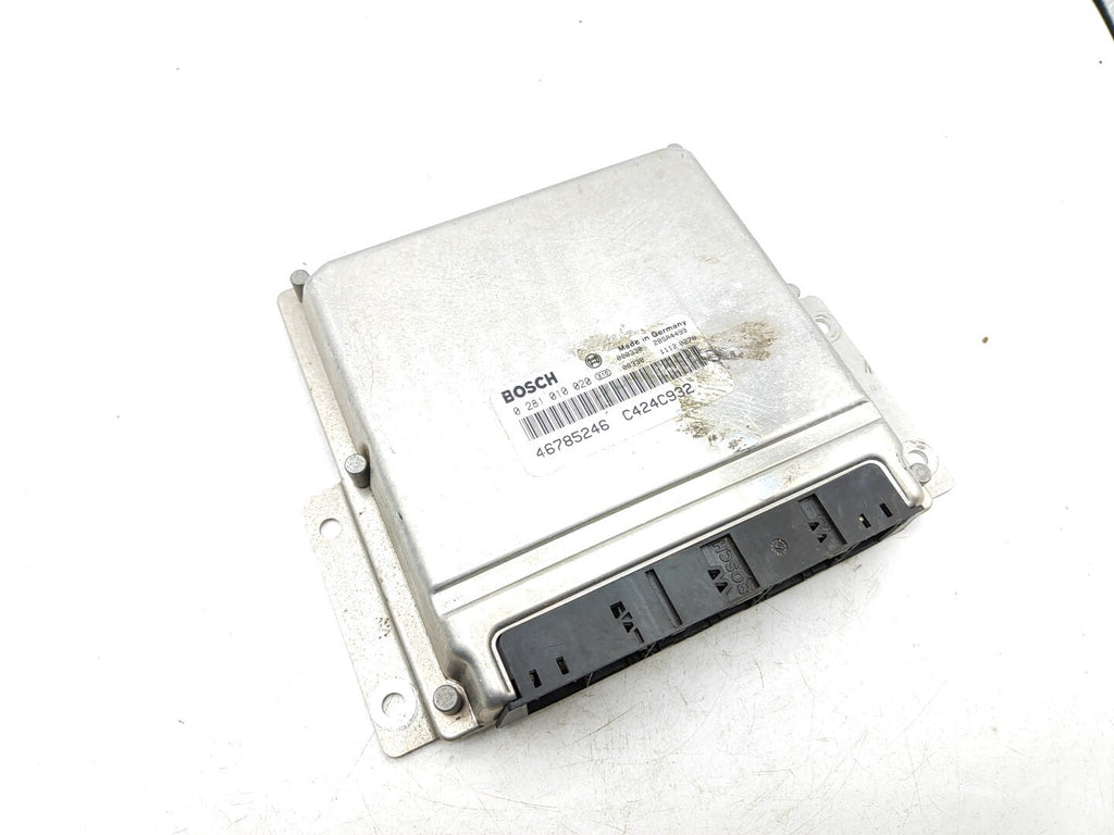 Alfa Romeo 156 1.9JTD Diesel 2000 Engine Control Module ECU 46785246 0281010020
