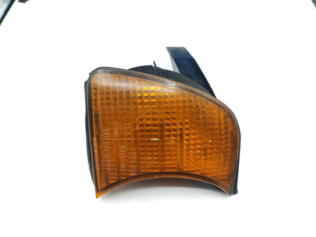 BMW 5 Series E34 1992 front right turn indicator light 1384034 