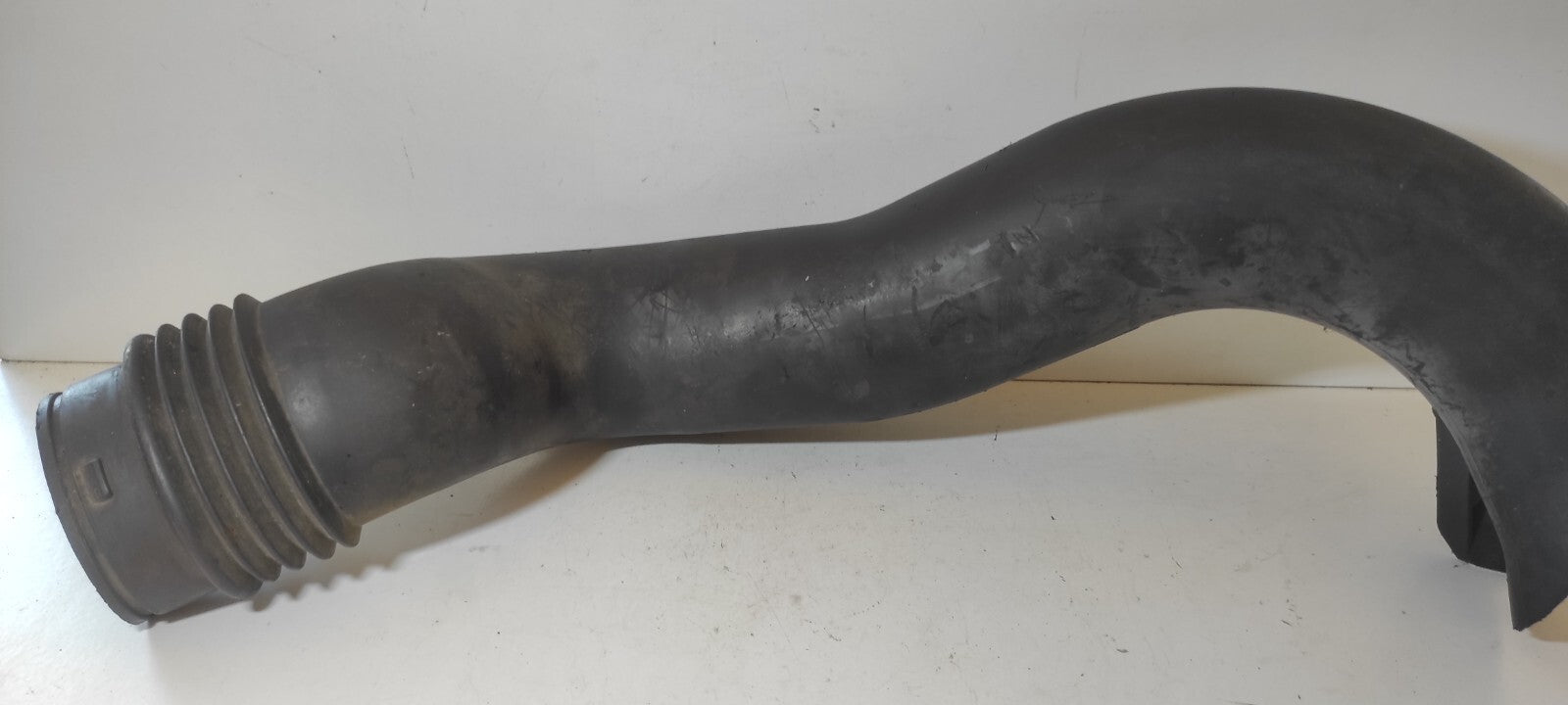Alfa Romeo 159 1.9JTDM 88kW 2008 Diesel Engine Air Intake Pipe Hose 51782843