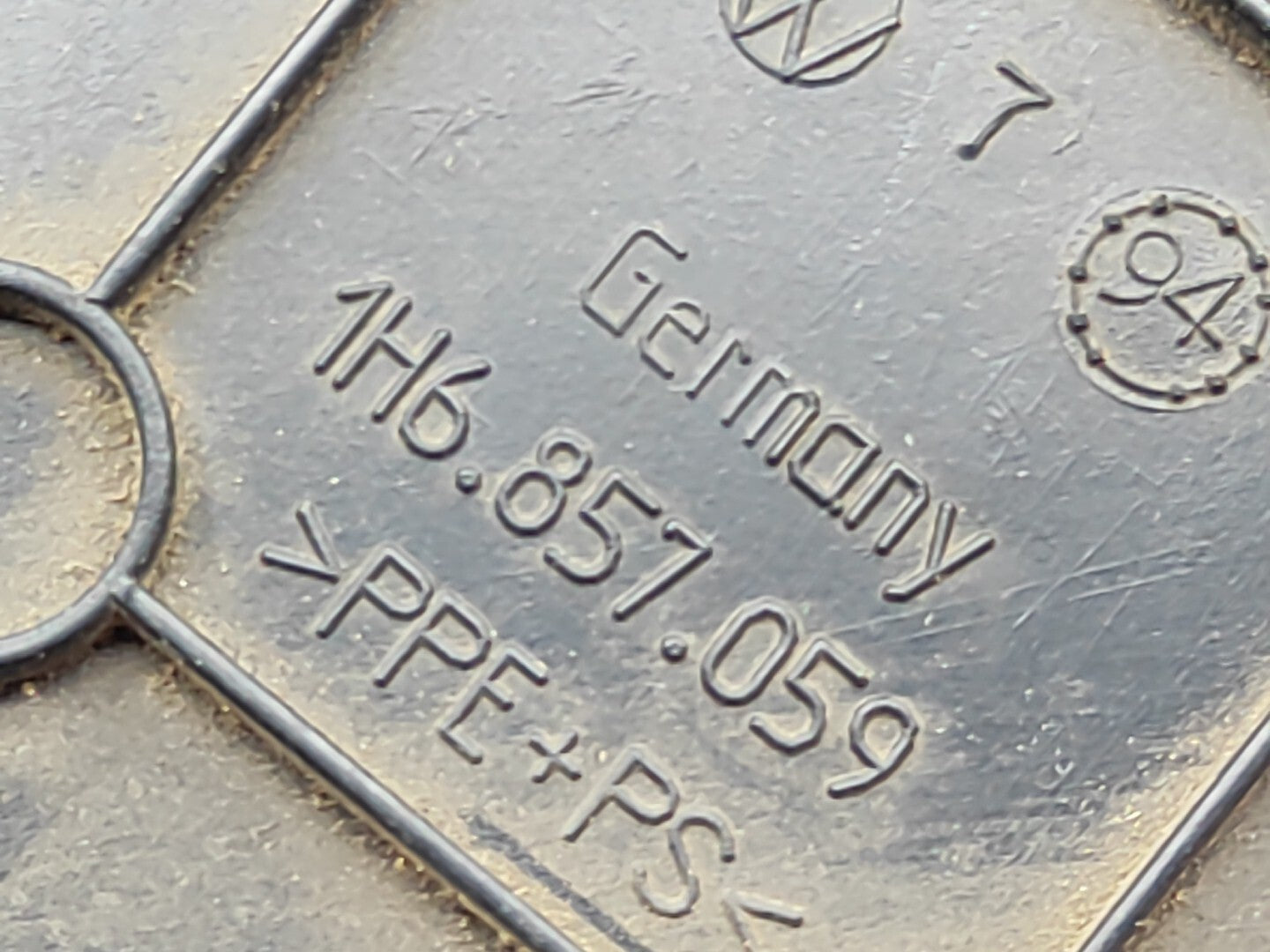 Volkswagen VW Golf MK3 1994 Front Dashboard Speedometer Trim 1H6857059