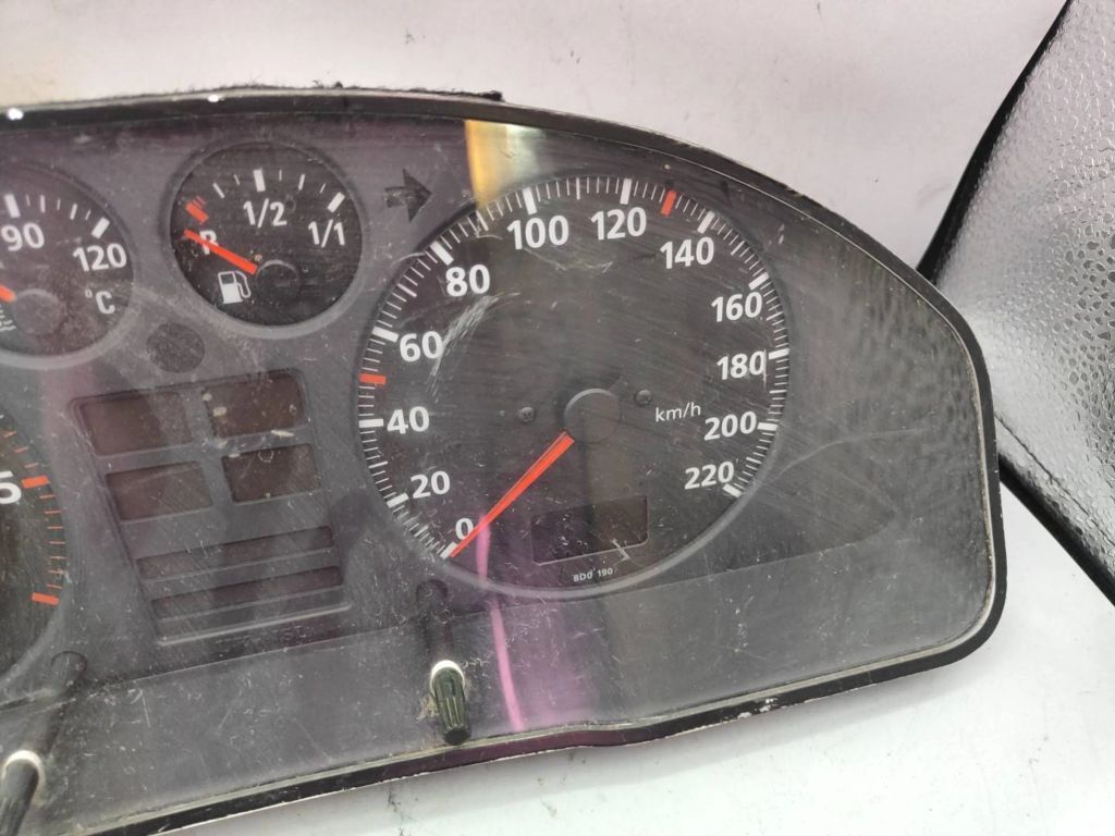 Audi A4 B5 8D TDI 1997 Diesel speedometer instrument cluster 8D0919034 