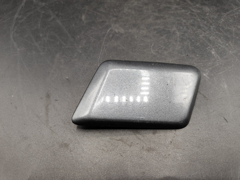 Ford Mondeo MK3 2.5 V6 2004 Front Bumper Spray Nozzle Jet Cover 1S7113L019A