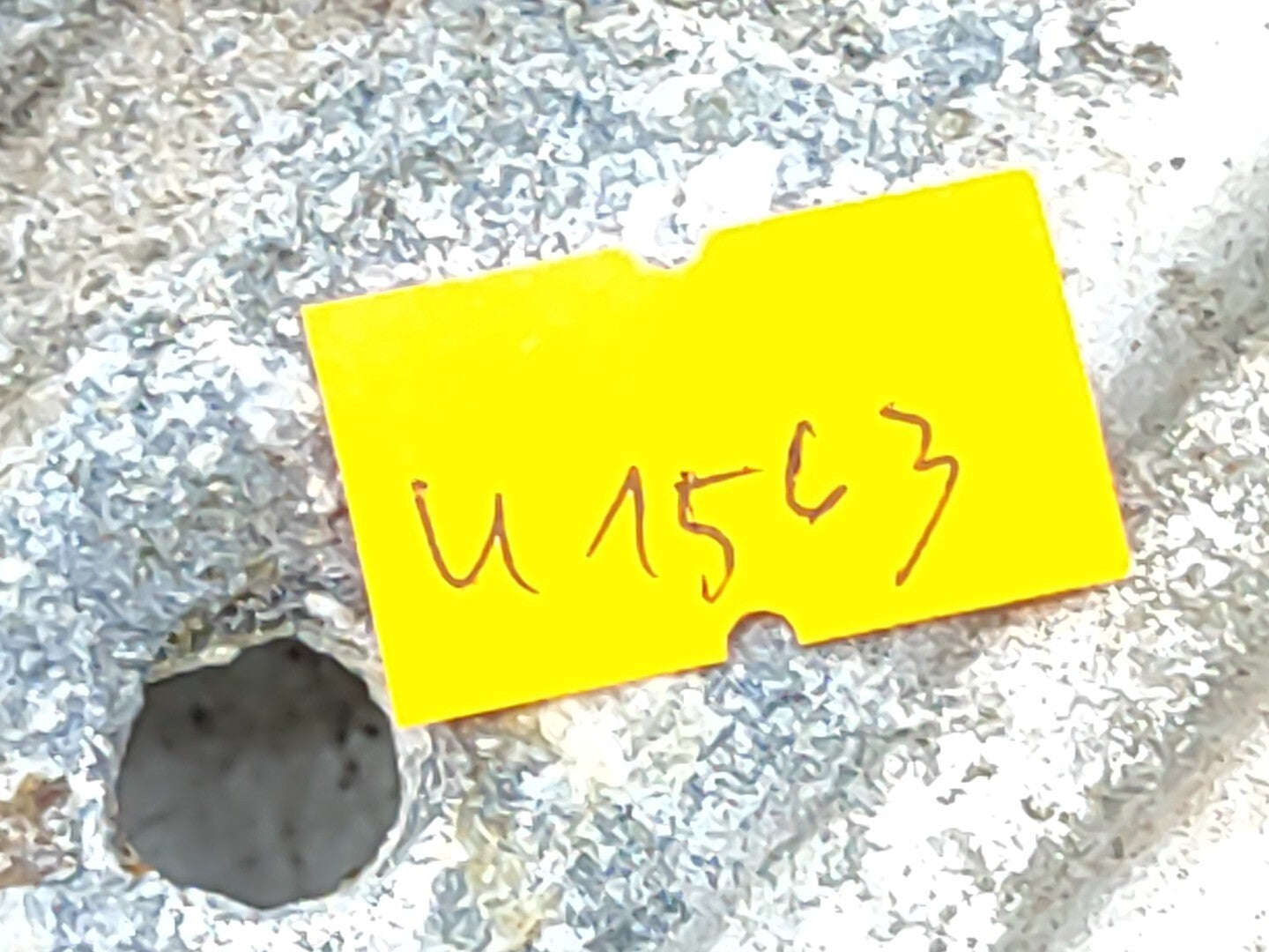 BMW E61 530D 170kW 2006 Left Side underfloor trim bracket 7152821