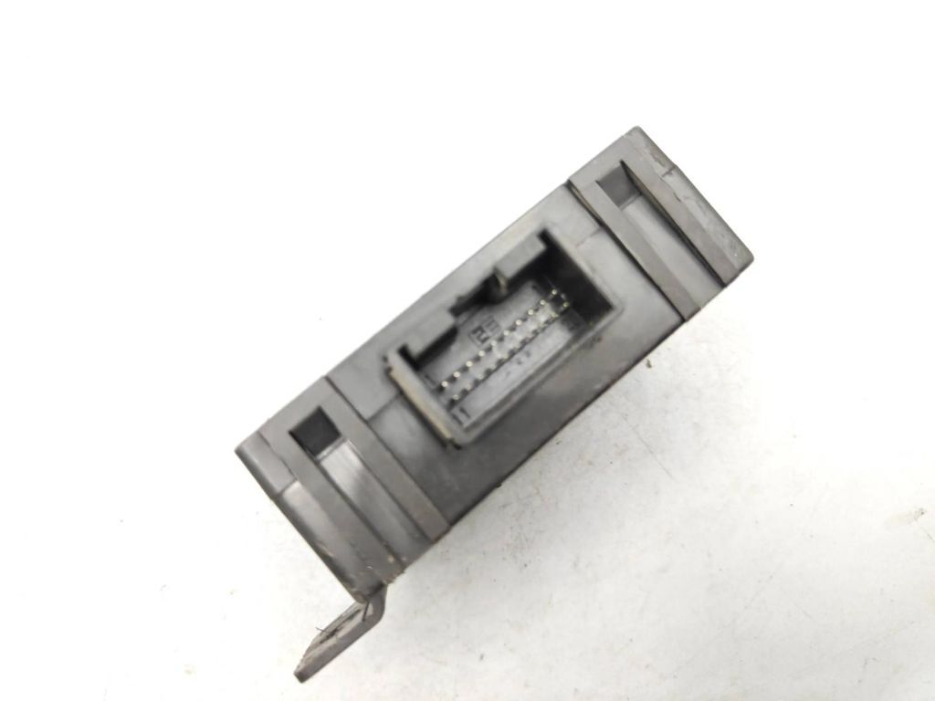 Audi A4 S4 B5 8D 1999 Alarm control unit module 4D0951173D 