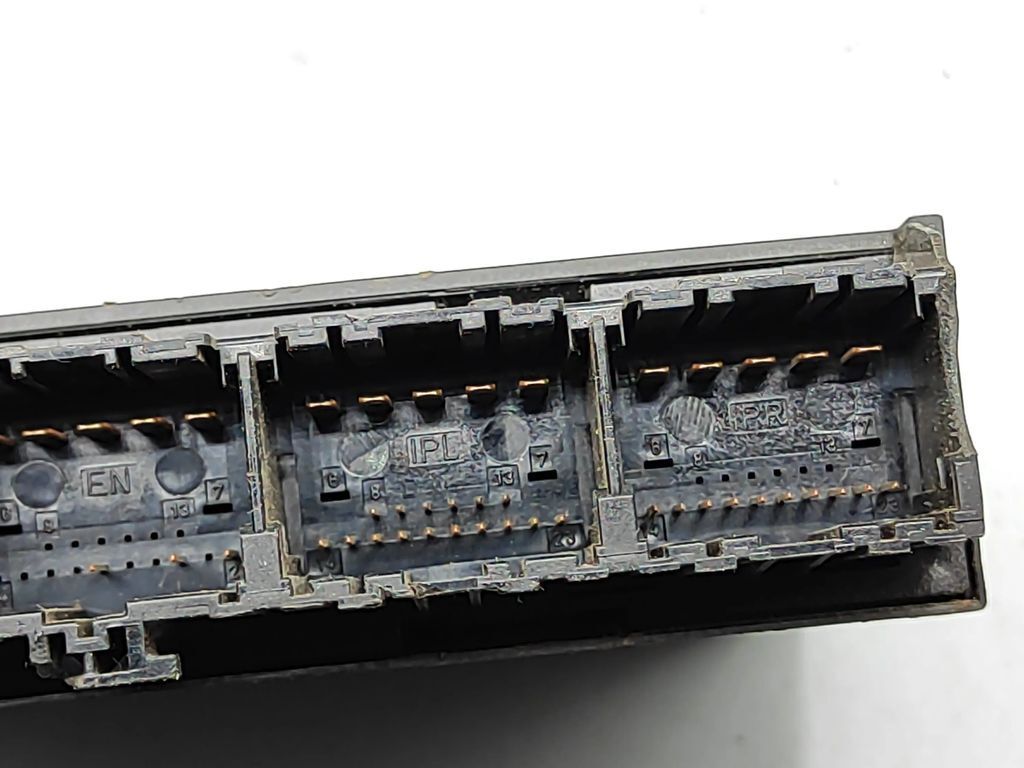 Ford Mondeo Mk III 2002 Comfort convenience body module 1S7T15K600LB 