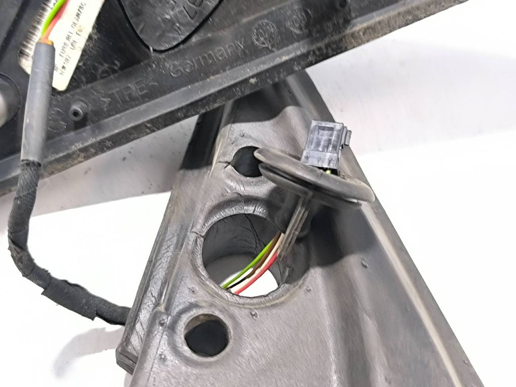 BMW 5 E60 E61 2005 Left electric wing mirror E1010748 7038344