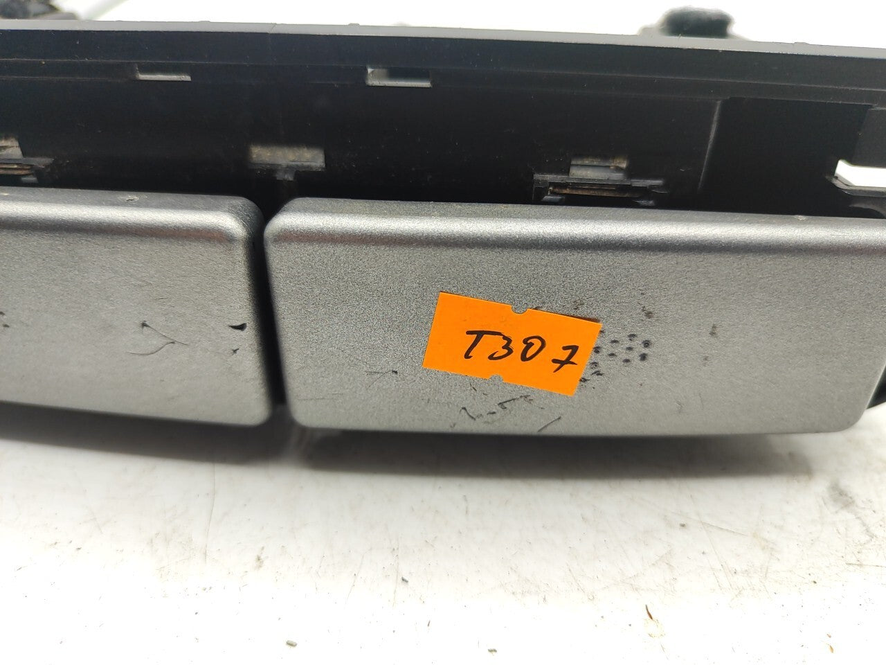 Alfa Romeo 147 GT 2005 Front Dash Cup Holder / Storage 7352990590