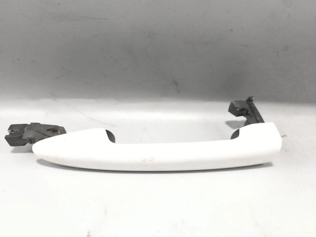 Mazda 3 III BM BN 2.0 121kW 2014 front left door exterior handle 