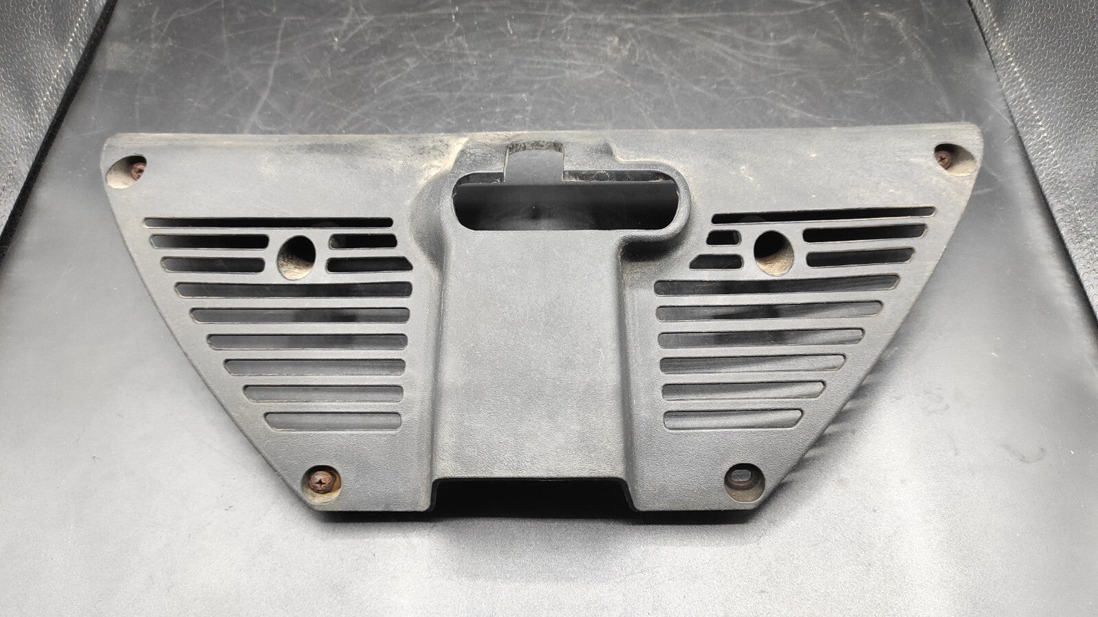 Alfa Romeo 166 2.4JTD 110kW 2002 Front Center Bumper Upper Grill 606522840