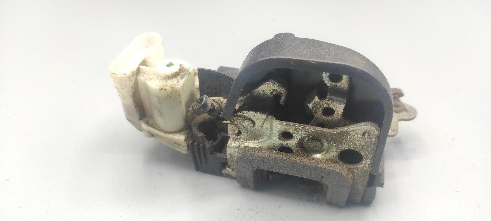 Alfa Romeo GT 1.9JTD 110kW Diesel 2006 LHD Front Right Door Lock B792