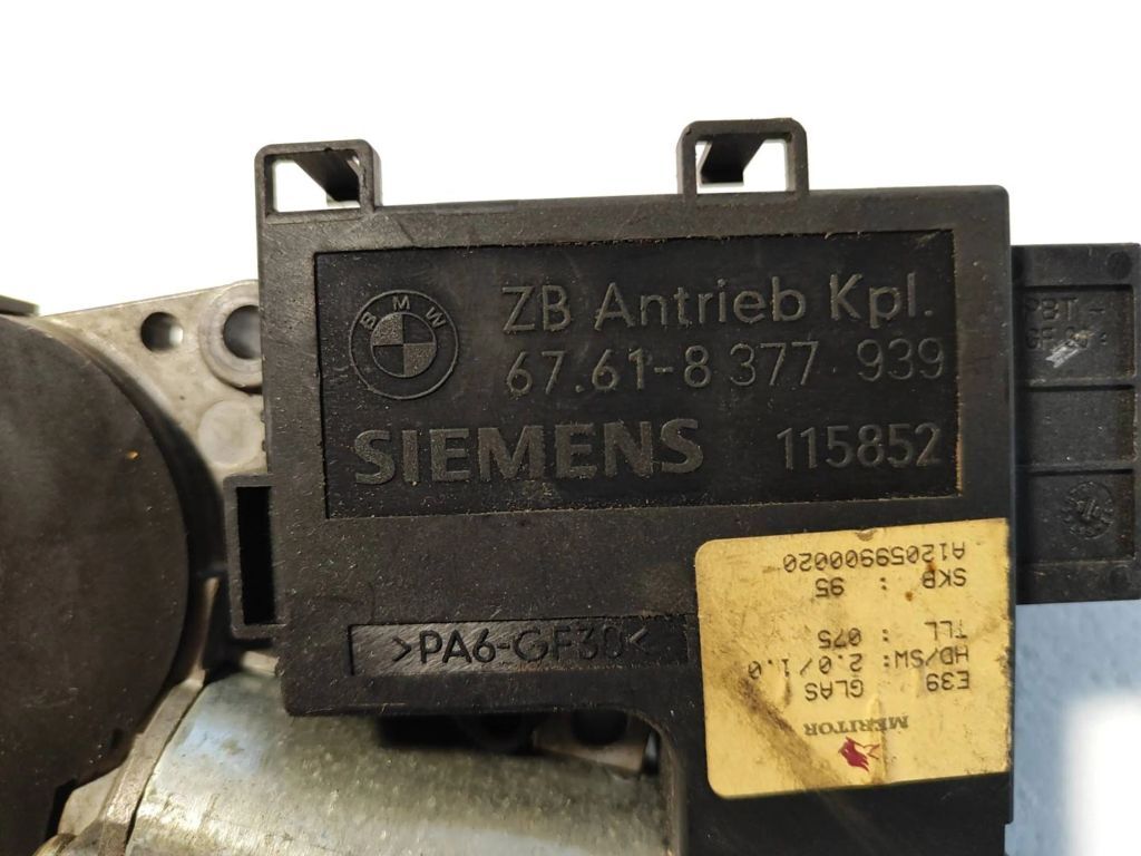 BMW 5 E39 520i 1999 Sunroof electric motor actuator 8377939 