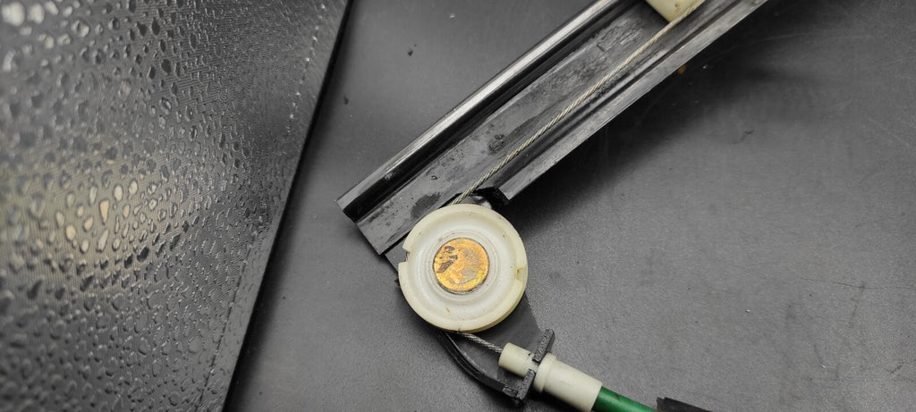 Alfa Romeo 147 1.9JTDm 110kW 2008 Front Right Power Window 46751870