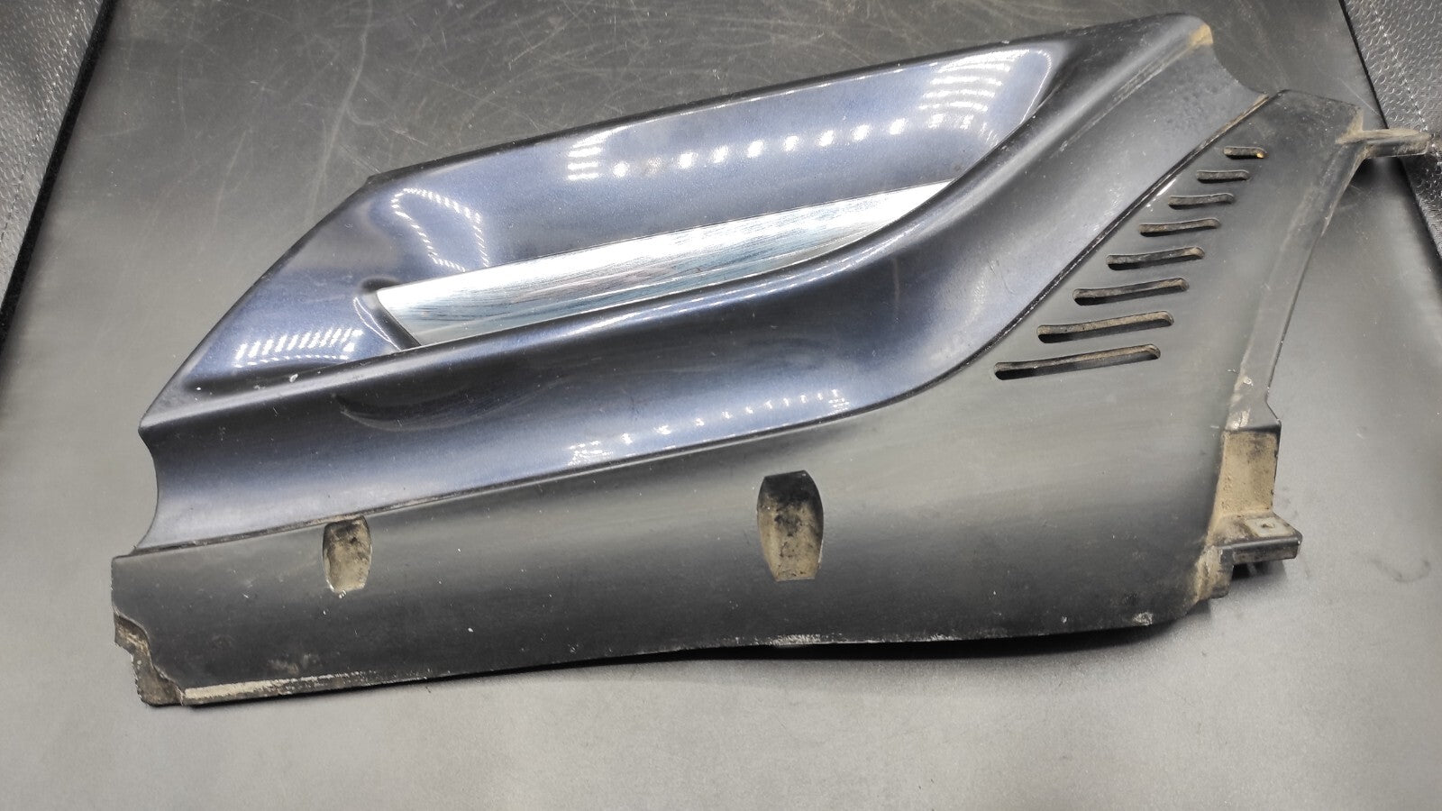 Alfa Romeo 166 2.4JTD 110kW 2003 Front Left Bumper Upper Grill 156016558 Blue
