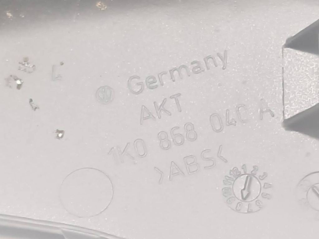 Volkswagen Golf V 2006 front door interior handle trim 1K0868040A 
