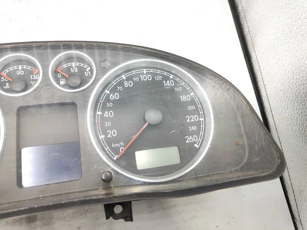 Volkswagen PASSAT B5.5 2005 LHD speedometer instrument cluster 3B0920829A 