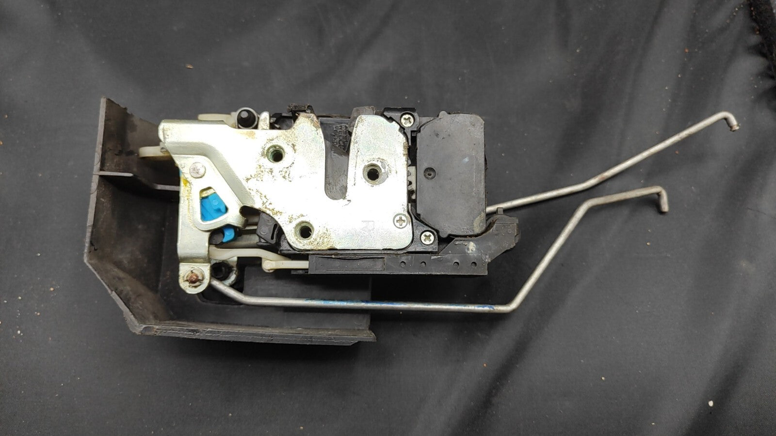 Alfa Romeo 156 2.4JTD 10V 110kW 2002 LHD Front Right Door Lock Latch