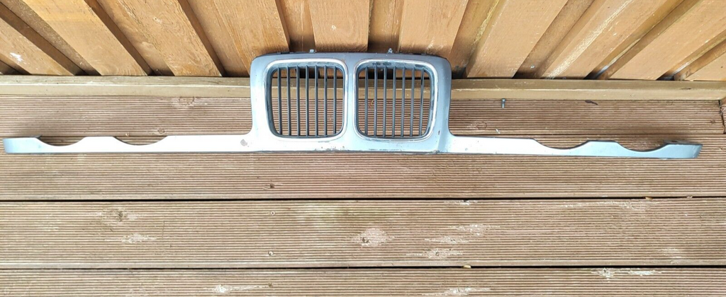 BMW 5 Series E34 1995 Front Bumper Upper Radiator Mesh Grill 1973825 51131973825