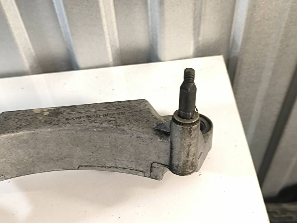 Mercedes-Benz C W203 2001 LHD Windscreen wiper motor linkage A2038200442 