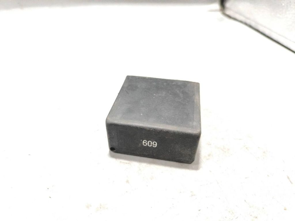 Audi A6 S6 C5 4B 2.5TDI 110kW 1997 relay 4B0907487E 