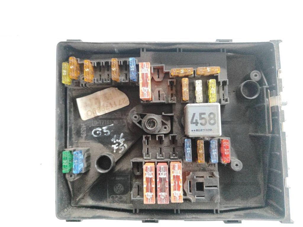 Volkswagen Golf V 2003 Fuse module 017181301 