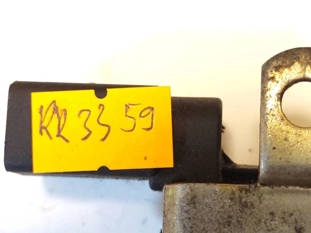 Audi A4 S4 B5 8D Petrol 2001 Engine solenoid valve 028906283N 