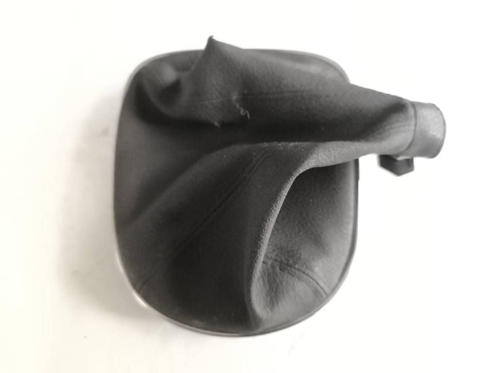 Alfa Romeo 147 1.9JTD 85kW 8V 2005 LHD Gear lever shifter trim leather  