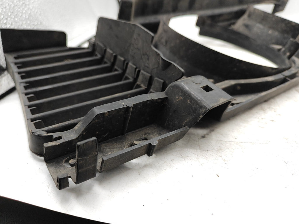 BMW 5 Series E34 Petrol 1988 Front Right Side Headlight Grill 843175