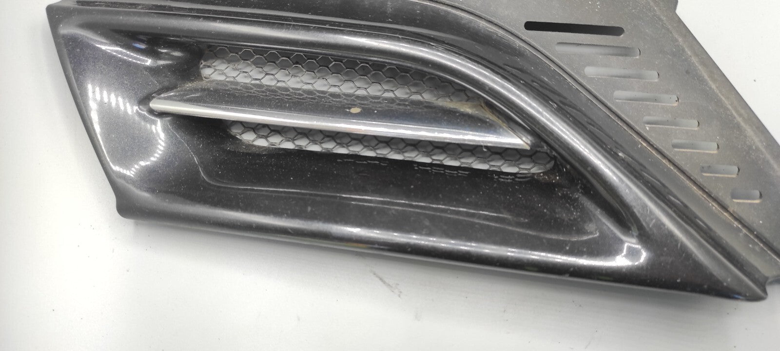 Alfa Romeo 166 2.4JTD 110kW 2002 Front Right Upper Grill 156016559 Black