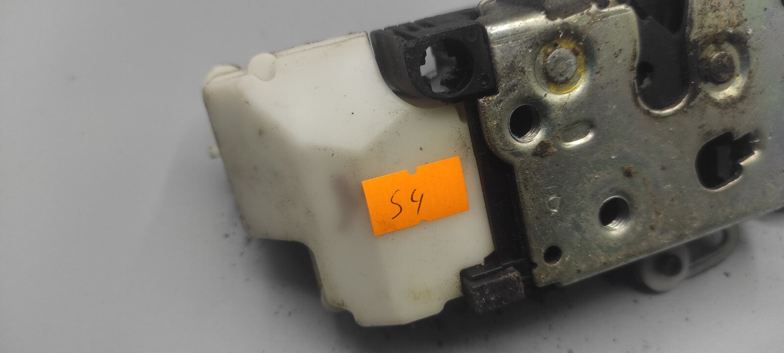 Alfa Romeo 147 1.9JTD 110kW Diesel 2006 LHD Front Right Door Lock B792