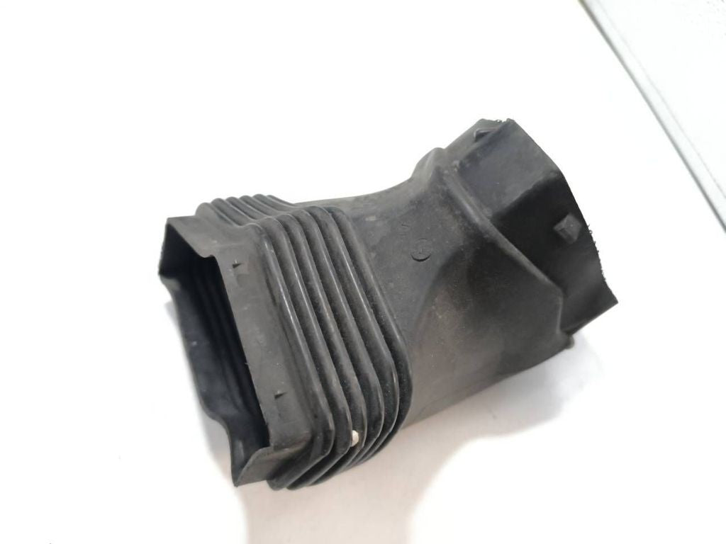 Audi A6 C6 4F 2009 Diesel air intake hose pipe 4F0129739B 