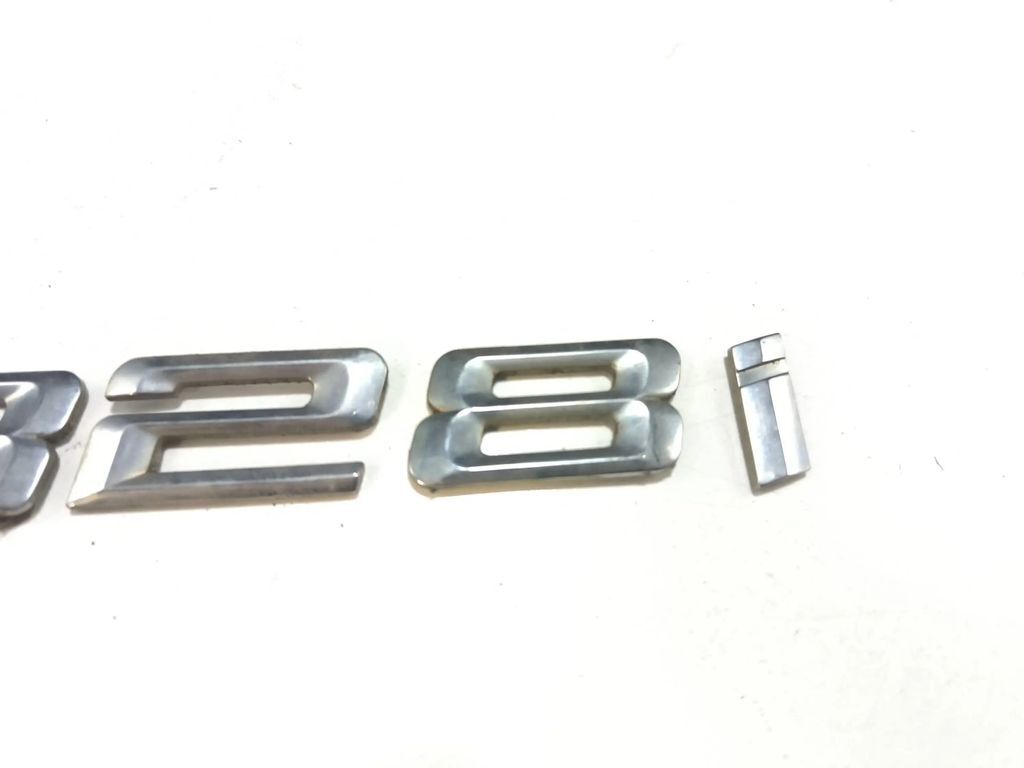 BMW 3 E46 2000 Rear Trunk 328i Manufacturers model badge  