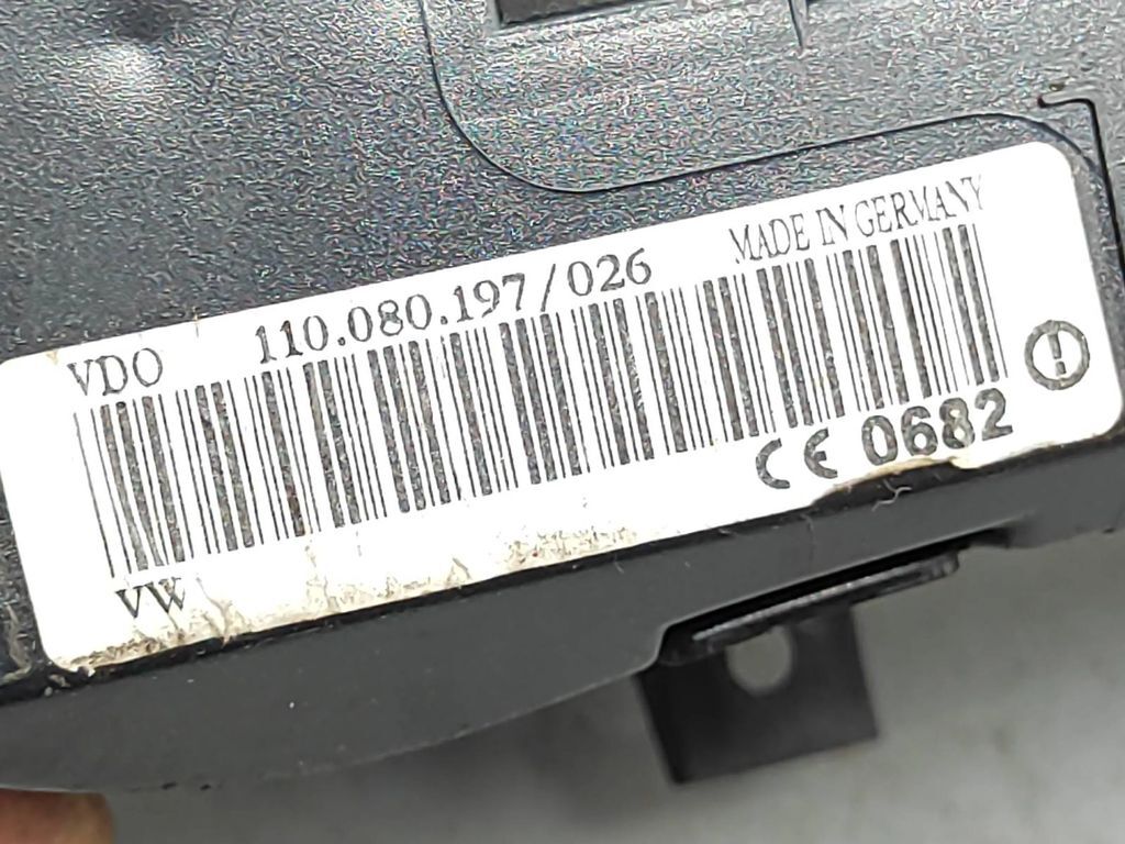 Volkswagen PASSAT B5.5 1.9TDI 2001 speedometer instrument cluster 3B0920809C 