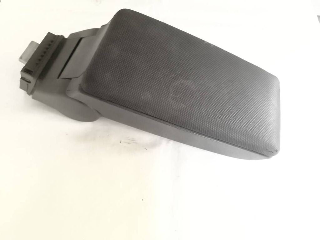 Alfa Romeo 147 1.9JTD 85kW 8V 2005 Center Console Armrest 