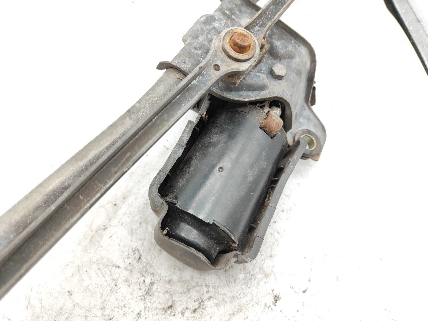 Alfa Romeo 156 2001 LHD Front Winshield Glass Wiper Linkage Motor TGE434M