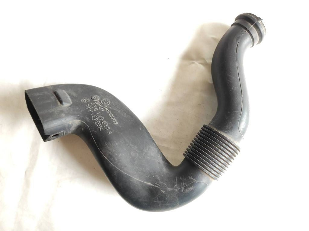 Volkswagen Fox 2008 Petrol air intake hose pipe 6Y0129618A 