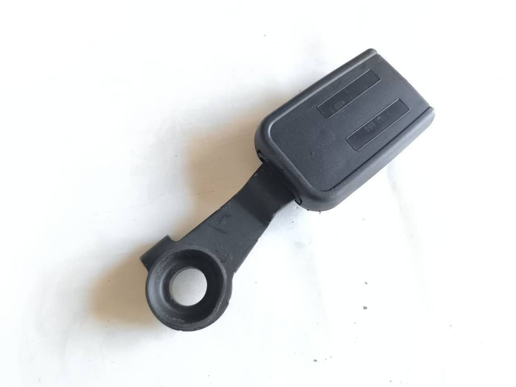 BMW X5 E70 2007 Rear seat belt buckle 7161660 