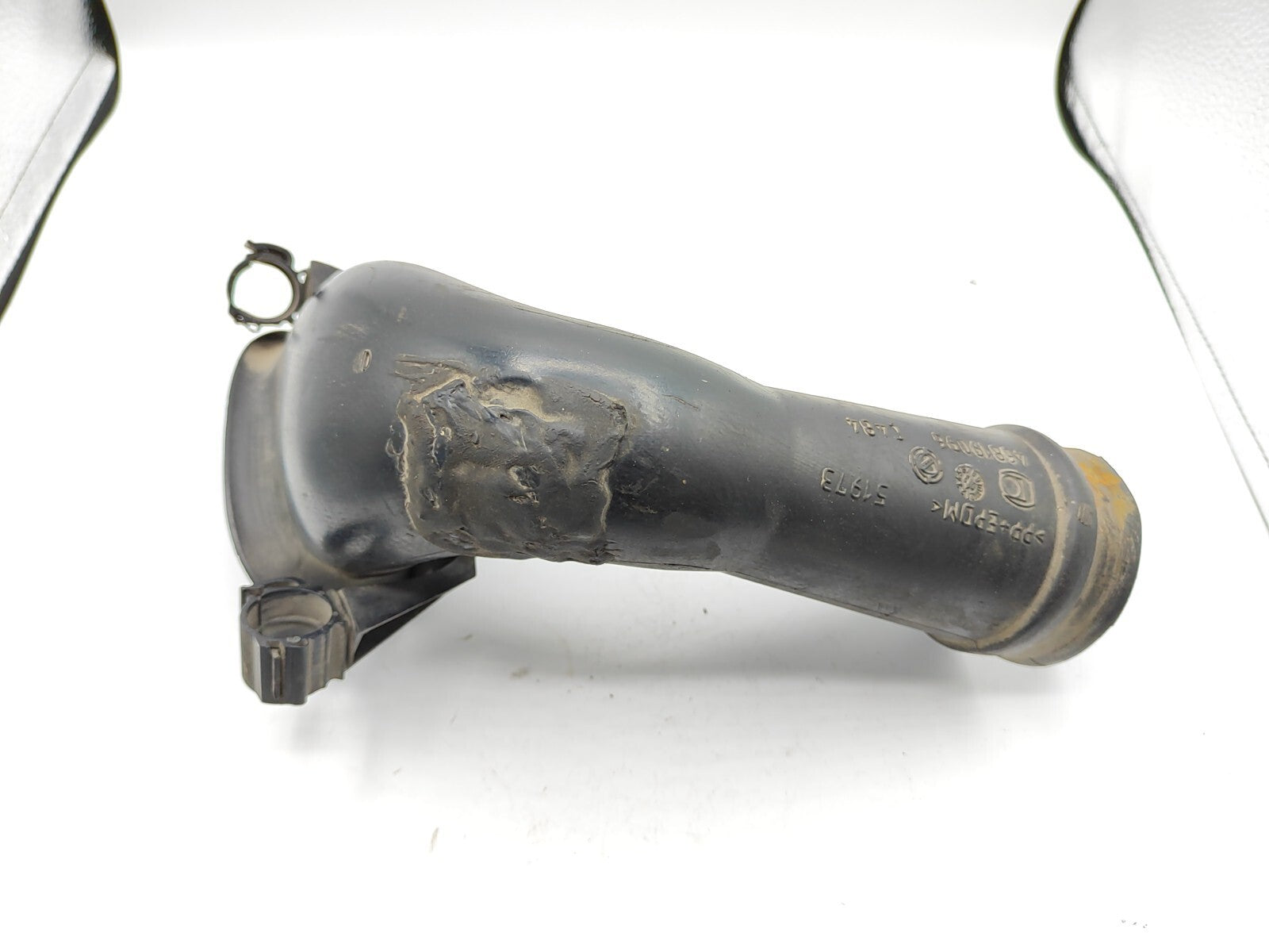 Alfa Romeo GT 1.9JTD 110kW 2005 Diesel Engine Air Intake Pipe Hose 46819096