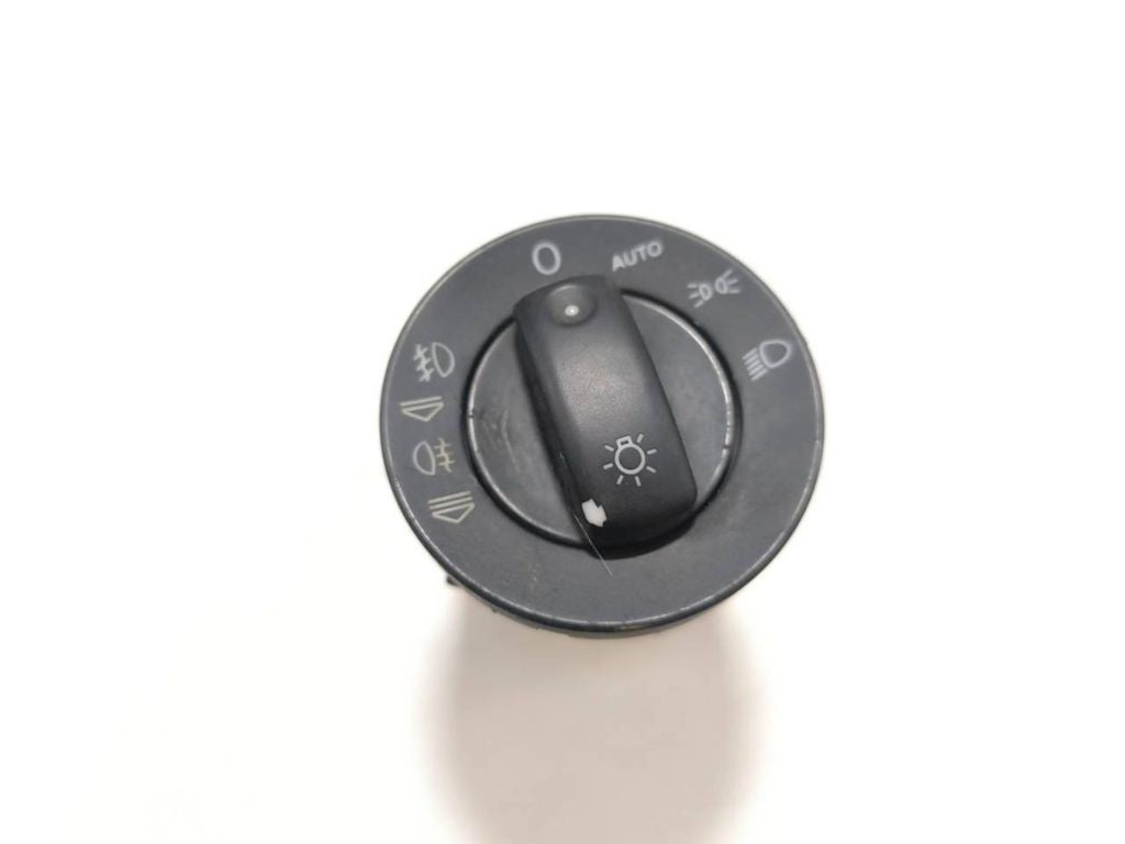 Audi A4 S4 B7 8E 8H 2005 Light switch 8E0941531D