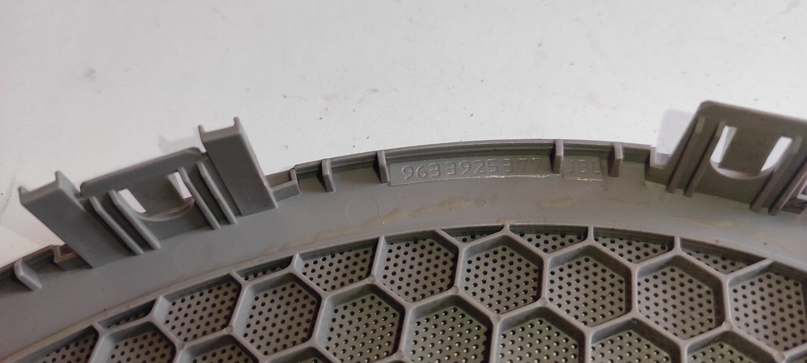 Peugeot 607 3.0i V6 Petrol 2002 Rear Left Speaker Cover Trim 9633925377