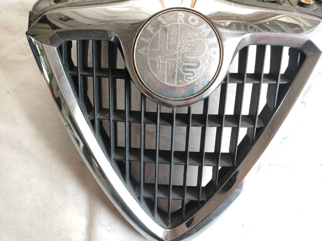 Alfa Romeo 156 1998 Front bumper upper radiator grill 60620929 