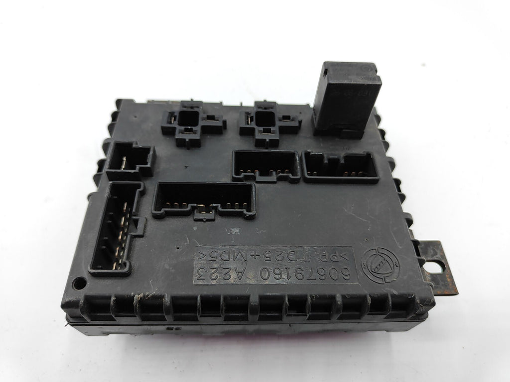Alfa Romeo 156 1.9 JTD 110kW Diesel 2004 Fuse Relay Module Unit 60679160