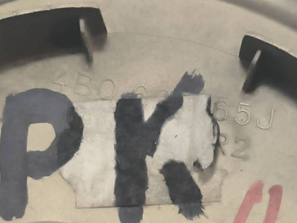 Audi A6 S6 C5 2004 plastic wheel cap 4B0601165J 