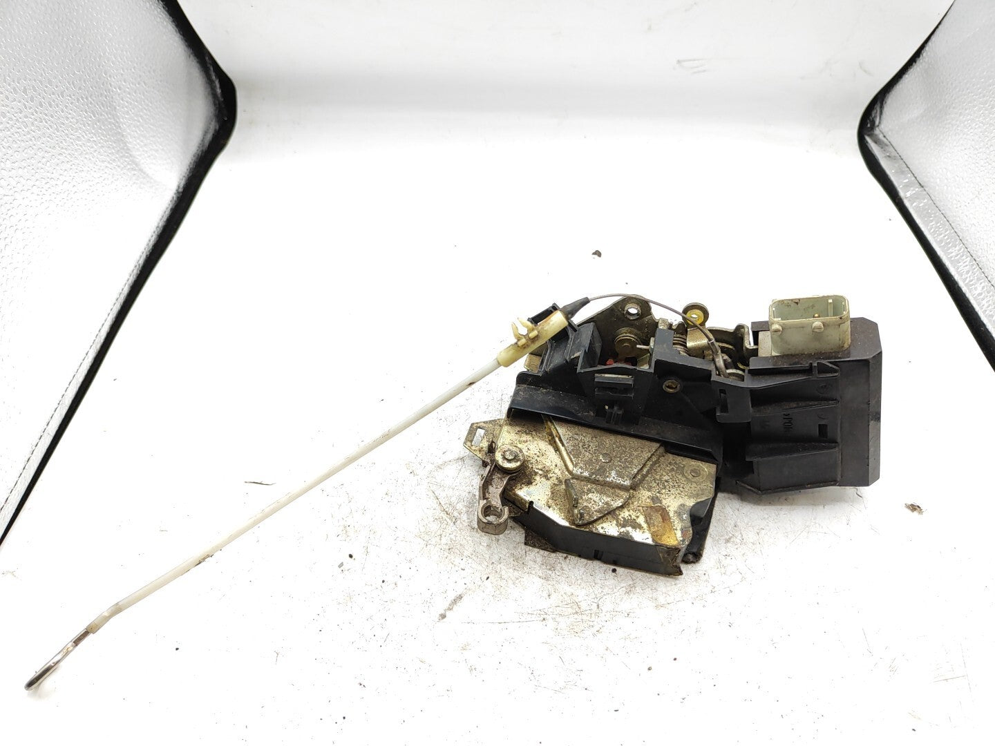 BMW 5 SERIES E39 530D Diesel 2001 Rear Left Door Exterior Lock 67118352165