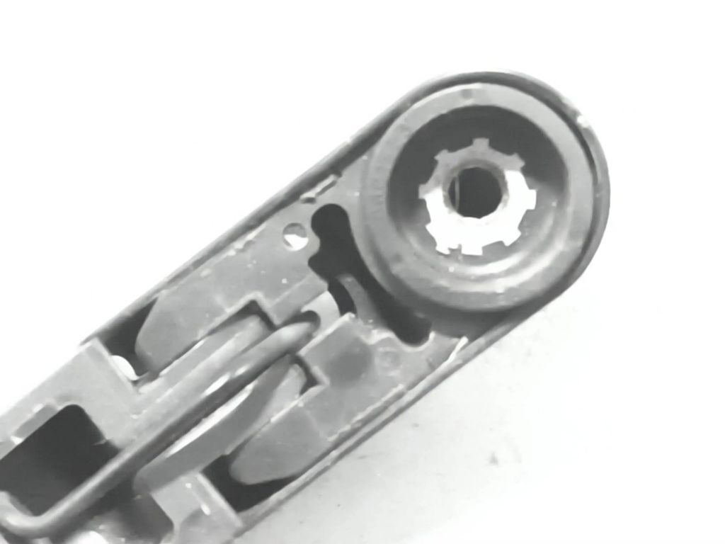 Mazda 3 BM III Hatchback 2014 Rear Windshield Rear wiper blade arm 